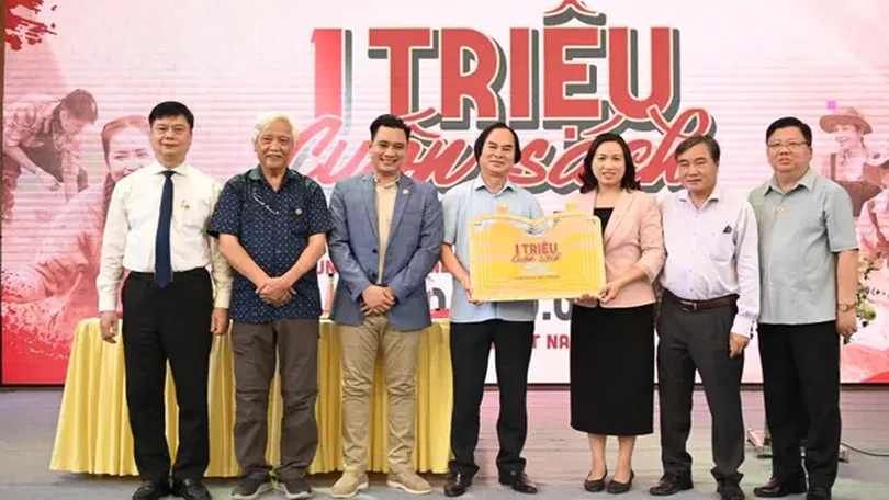 Một triệu cuốn sách giúp nông dân Việt làm giàu