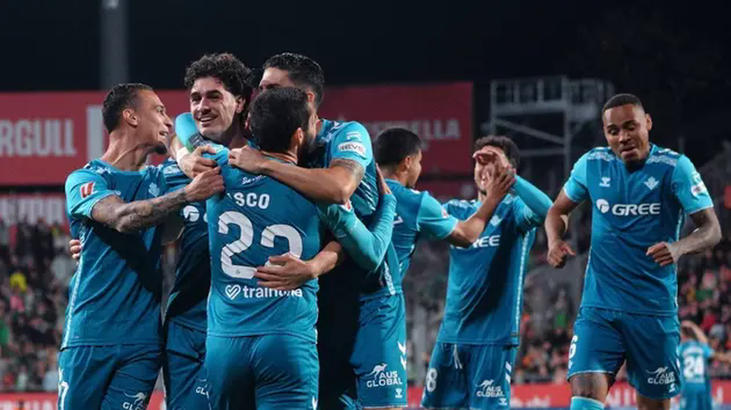 Real Betis giành trọn ba điểm trên sân của Girona