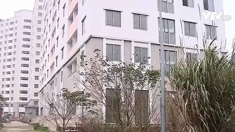 Nhà tái định cư ở quận Cầu Giấy bị bỏ hoang 15 năm