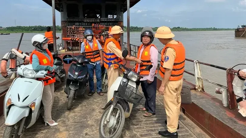 Kiểm soát vi phạm giao thông đường thủy dịp lễ