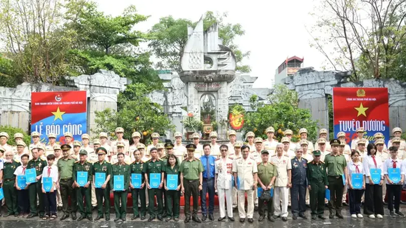 Tuyên dương 50 gương công an Thủ đô làm theo lời Bác