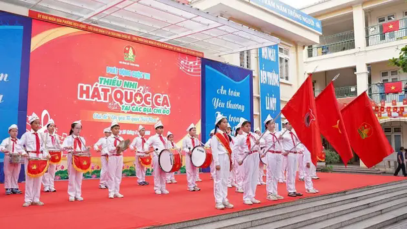Học sinh thi hát Quốc ca tại các 'địa chỉ đỏ'