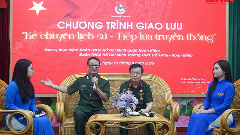 Học sinh Thủ đô giao lưu với nhân chứng lịch sử