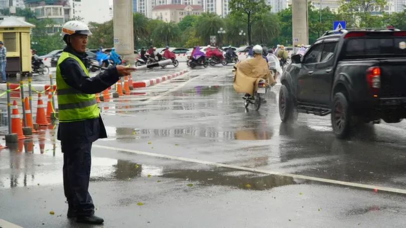 Tổ chức giao thông nút giao Trần Vỹ - Hồ Tùng Mậu