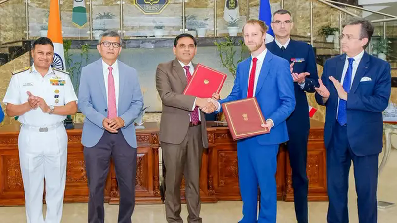 Ấn Độ mua 26 máy bay chiến đấu Rafale của Pháp