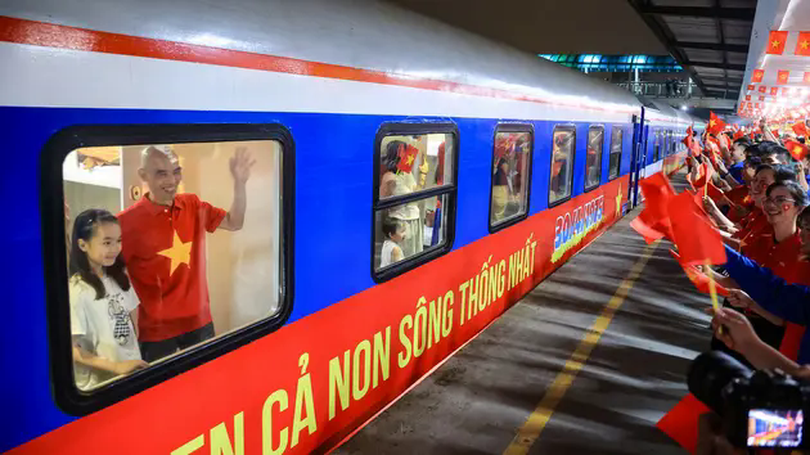 Tái hiện hai đoàn tàu thống nhất đầu tiên