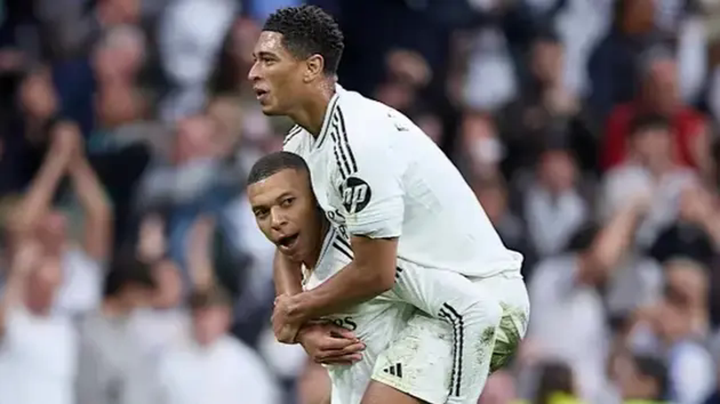 Real Madrid tiếp tục bám đuổi Barcelona