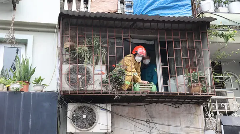 Mở lối thoát hiểm là giải pháp cấp thiết để thoát nạn