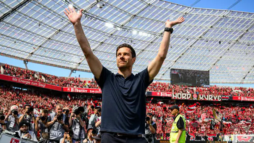 HLV Xabi Alonso được tri ân trong trận sân nhà cuối cùng