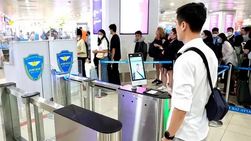 Làm thủ tục lên máy bay thuận tiện hơn nhờ VNeID