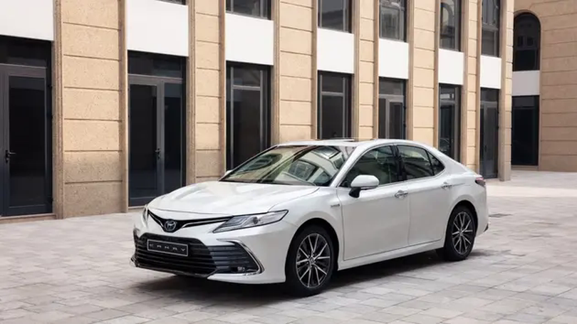 Toyota Camry dẫn đầu doanh số phân khúc sedan hạng D