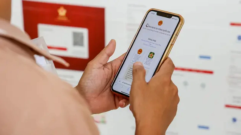 Tiện lợi khi xuất trình giấy phép lái xe qua VNeID