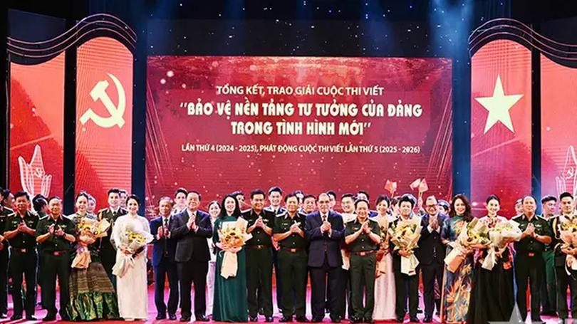 Trao giải thi viết bảo vệ nền tảng tư tưởng của Đảng