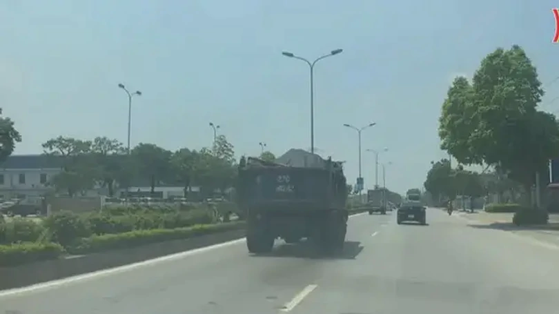 Xe tải hoành hành quốc lộ, người dân thấp thỏm lo âu