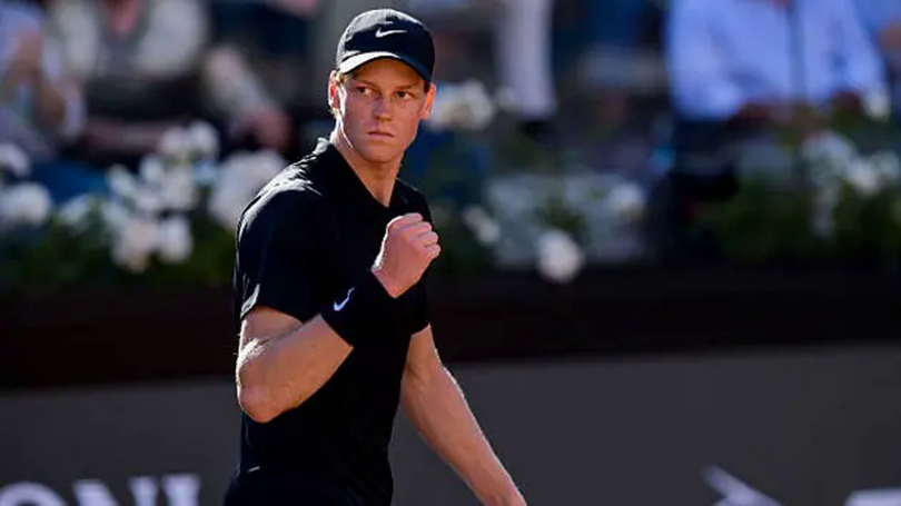 Jannik Sinner lần đầu vào bán kết Italia mở rộng