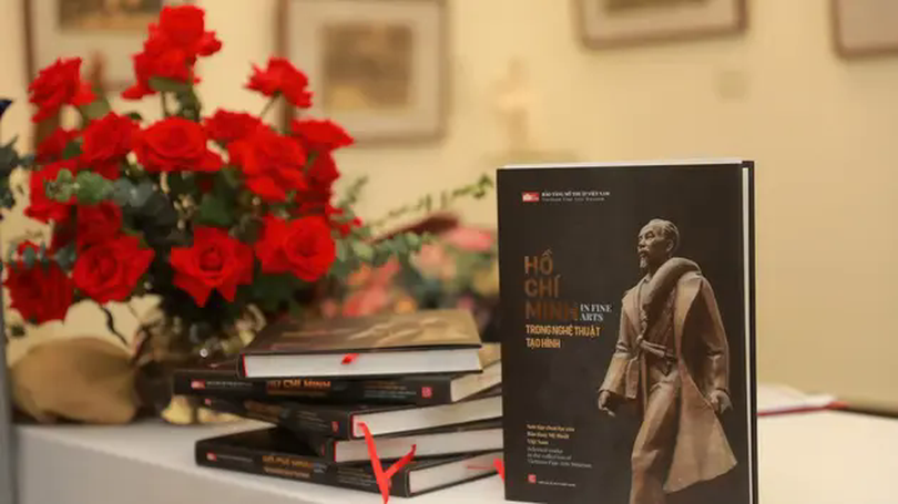 Ra mắt sách 'Hồ Chí Minh trong nghệ thuật tạo hình'