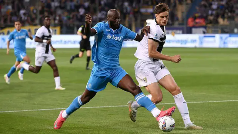 Cuộc cạnh tranh chức vô địch Serie A chưa ngã ngũ