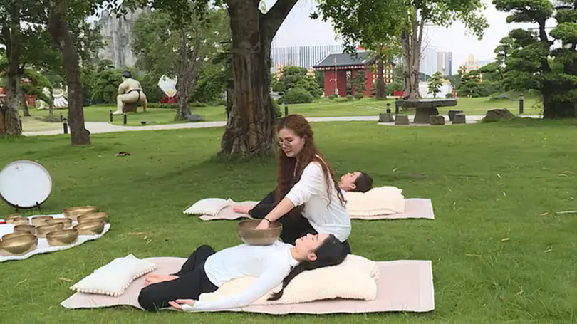 Xu hướng tập luyện yoga kết hợp trị liệu âm thanh