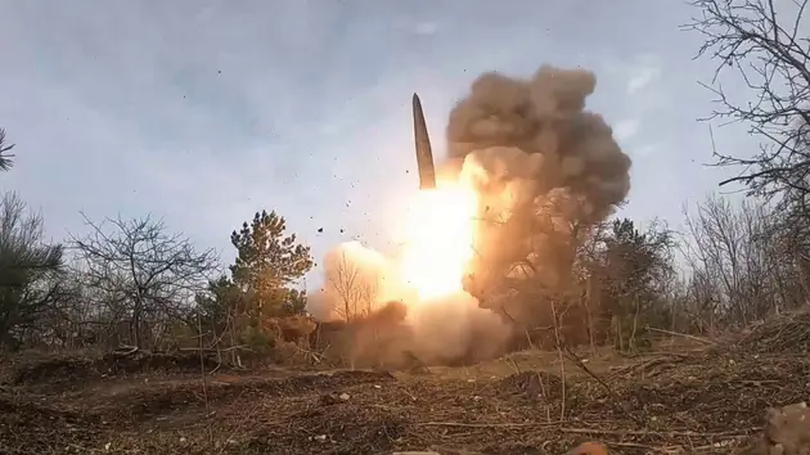 Phương Tây 'cởi trói' vũ khí viện trợ cho Ukraine