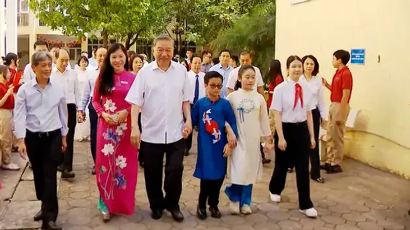 Thắp lên ngọn lửa yêu thương với trẻ em khuyết tật