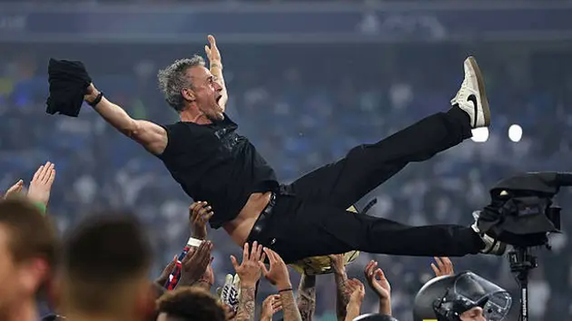 HLV Luis Enrique đi vào lịch sử