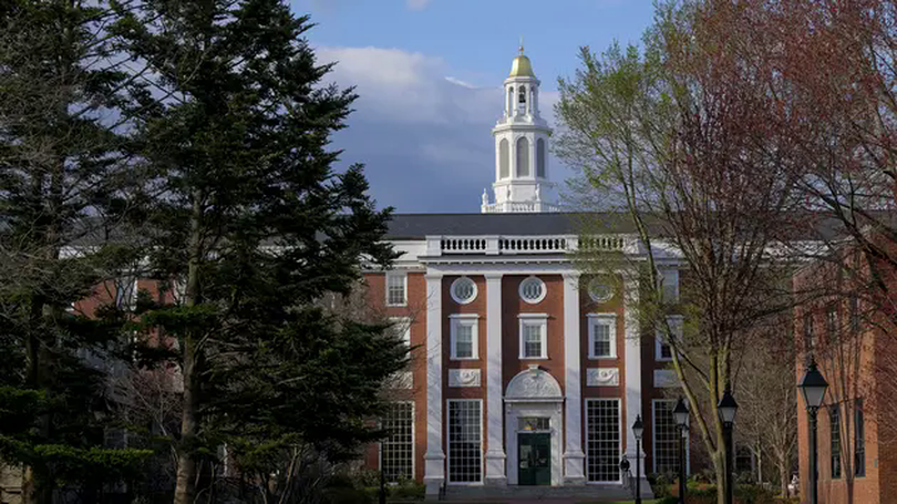 Mỹ đình chỉ nhập cảnh sinh viên nước ngoài tại Harvard