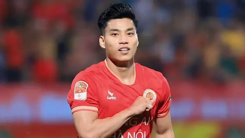 Văn Thanh gắn bó thêm 3 năm với Công an Hà Nội