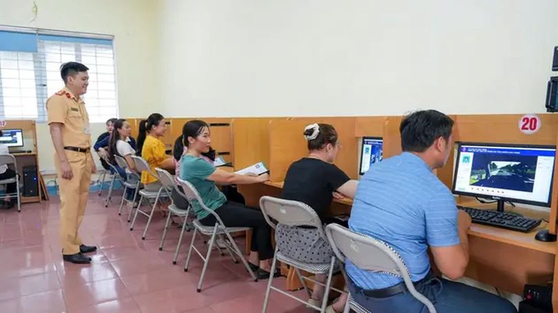 Áp dụng bộ 600 câu hỏi mới trong sát hạch lái xe