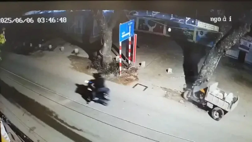 Người dân truy đuổi trộm xe công nông trong đêm