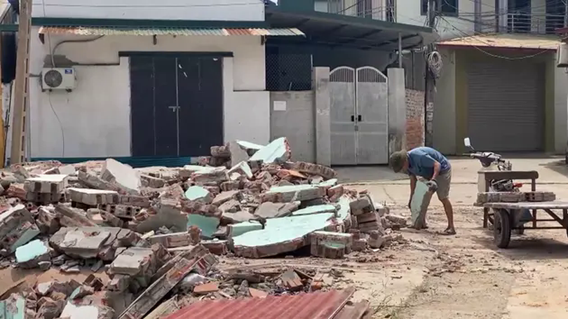 Người dân tự giác tháo dỡ công trình vi phạm đất đai