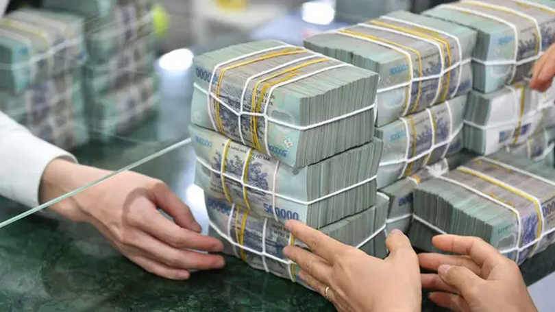 Dòng tiền tiết kiệm của cư dân đạt kỷ lục | Vấn đề kinh tế | 10/06/2025