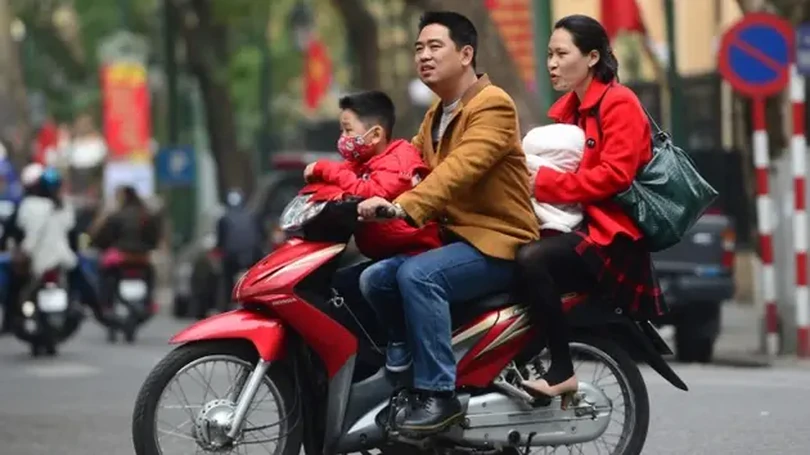 Tình trạng lái xe không đội mũ bảo hiểm tái diễn