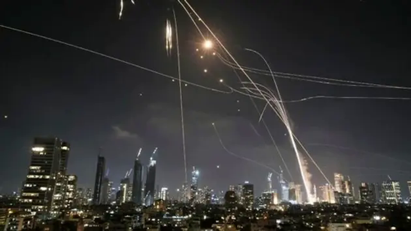 Israel và Iran tiếp tục không kích lẫn nhau