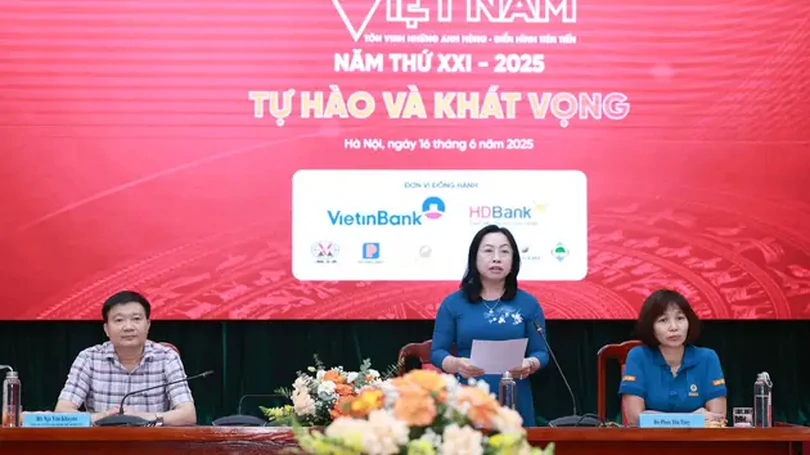 Vinh quang Việt Nam tôn vinh 19 tập thể, cá nhân