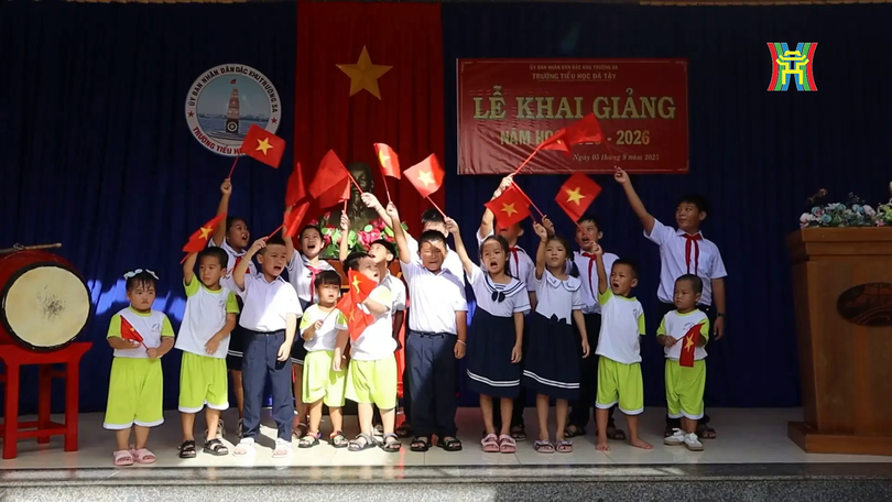 Tiếng trống khai trường ngân vang tại đặc khu Trường Sa