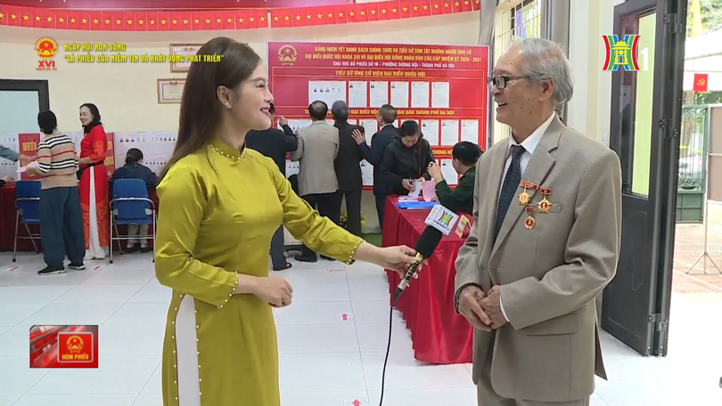 Cử tri phường Dương Nội tham gia bầu cử