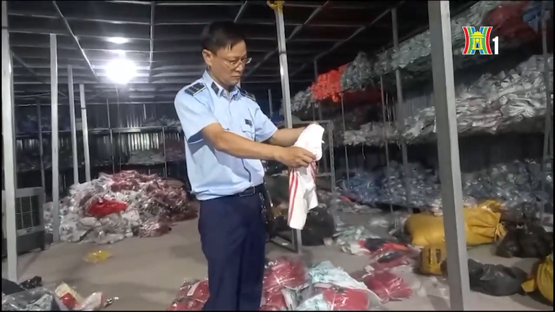 Hà Nội: Tạm giữ gần 4.000 sản phẩm nghi giả mạo nhãn hiệu