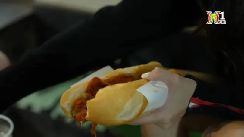 Nhộn nhịp bánh mì đêm | Nhịp sống Hà Nội | 01/07/2024
