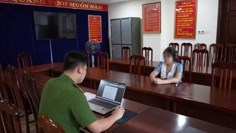 Khởi tố đối tượng buôn bán thực phẩm chức năng không phép