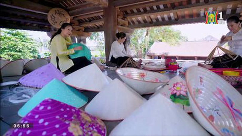 Đại sứ nón làng Chuông