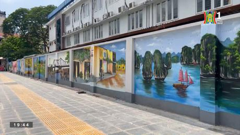 Những bức tranh tường trên đường phố Thủ đô