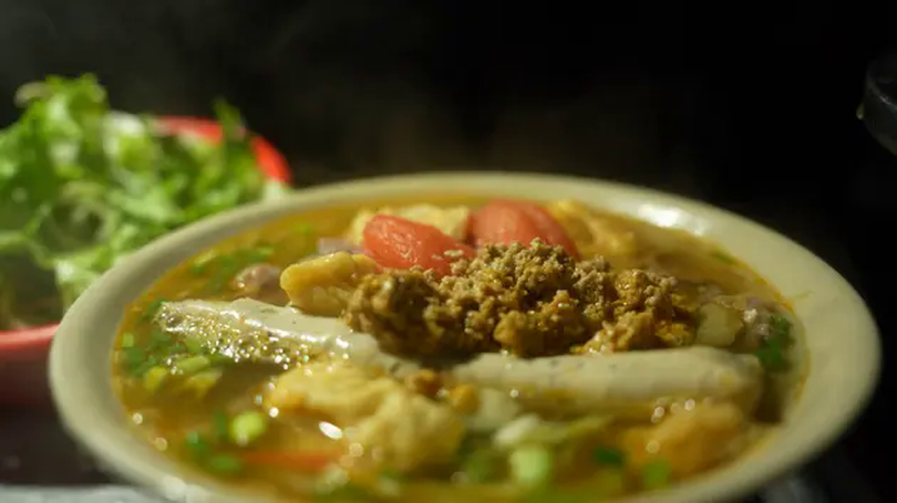 Ăn sáng bún riêu