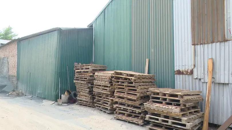 Đất bị chiếm dụng để dựng kho xưởng kinh doanh