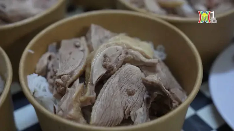 Tô Hoàng, con ngõ 'chuyên vịt' của Hà Nội
