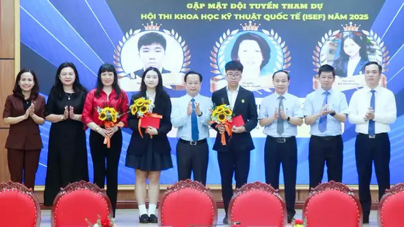 Học sinh Hà Nội lên đường tranh tài tại Mỹ
