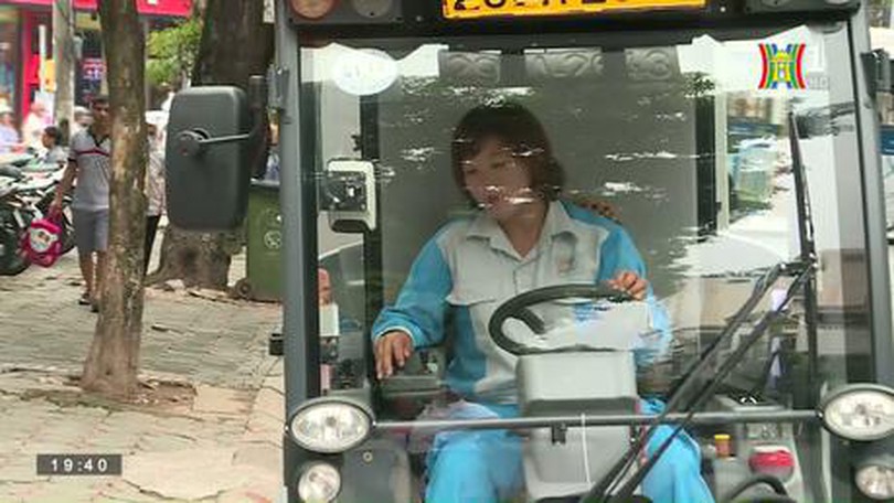 Nữ lao công thời hiện đại