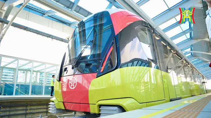 Người dân háo hức trải nghiệm Metro Nhổn - Ga Hà Nội