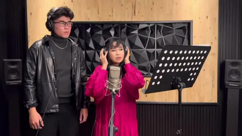 Diva Thanh Lam cover nhạc phim 'Bộ tứ báo thủ'