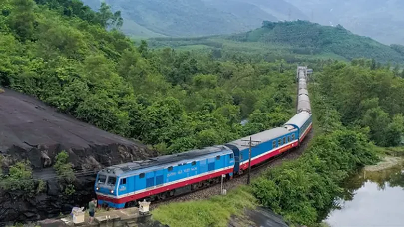 Đẩy nhanh đường sắt Lào Cai - Hà Nội - Hải Phòng