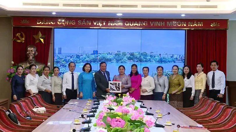 Phụ nữ Hà Nội và Viêng chăn hợp tác hiệu quả